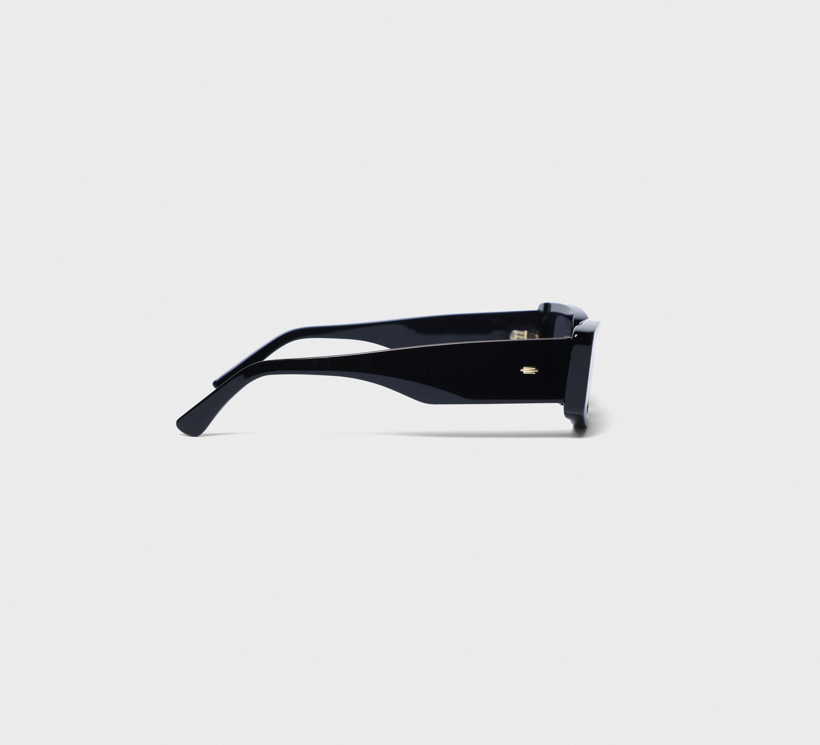 CONCEPT 1 in Black | KIMEZE | Unisex Luxury Sunglasses display picture 1